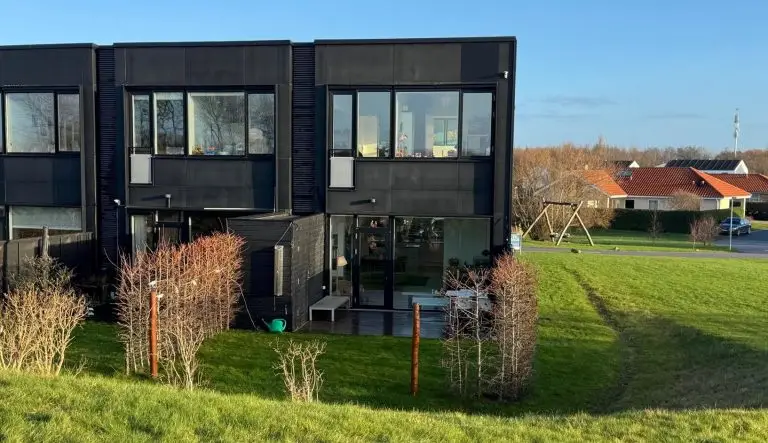 Enderækkehus med sammenhæng mellem etagerne